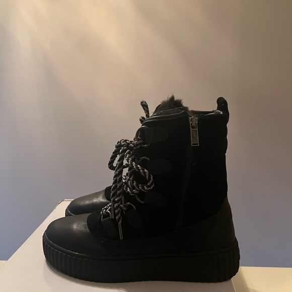 NWT women’s Pajar black boots. - Picture 2 of 9